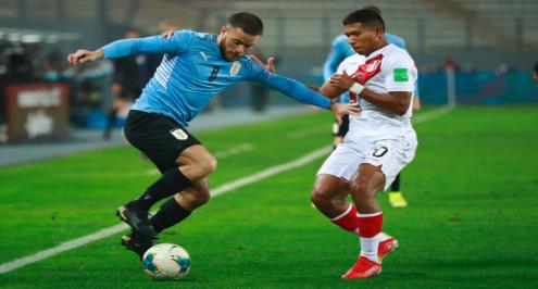 أوروجواي تواصل نتائجها الهزيلة في تصفيات المونديال بالتعادل مع بيرو